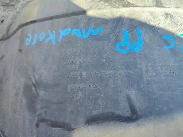 Etummaisen oikean pyöräkoteloverhoilu VW Passat CC OEM 3C8805912B image 9