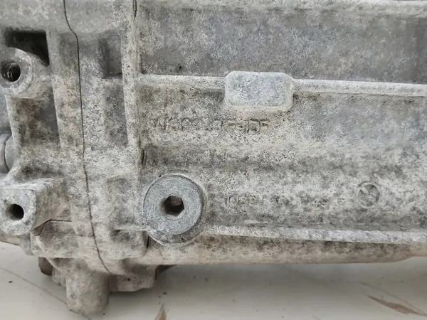 BMW X3 F25 Vaihteisto GS6X45DZ N47D20C OE image 4