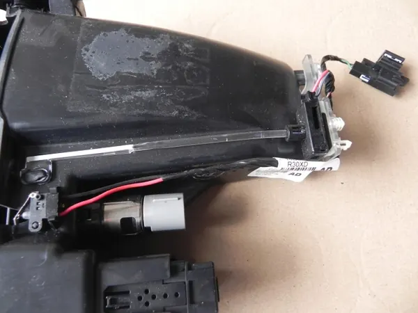 Asbak OEM EM2T-14F014-AA met USB AUX SD Aansluiting image 6