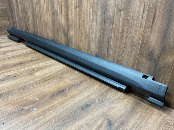 Porsche Macan Höger Tröskellist OEM 95C853752C image 3