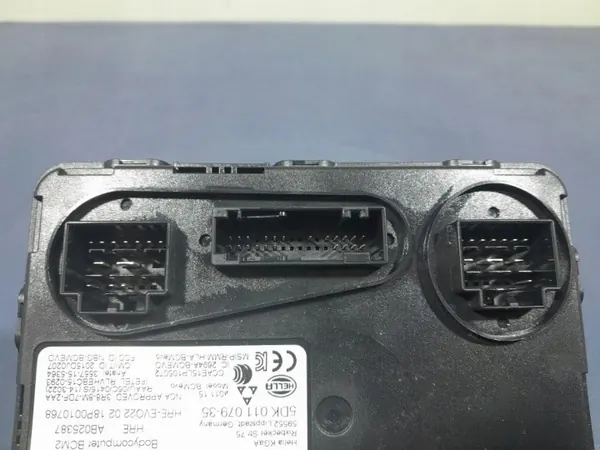 Audi Q7 II komfortenhet OEM 8W0907064ED image 4