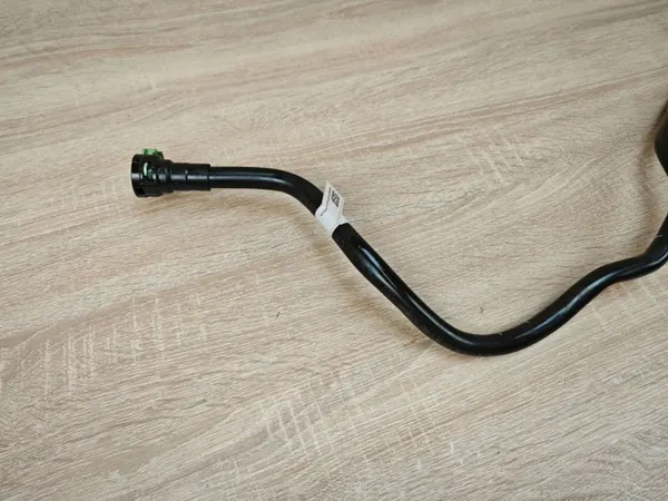 Durite d'entrée refroidisseur huile OEM 9847127 BMW 840i image 3