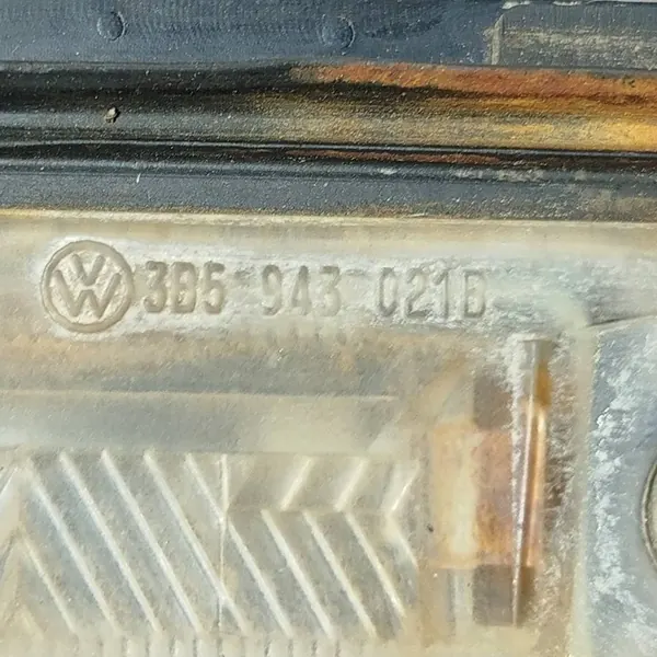Luz de placa Volkswagen OE 3B5 943 021 B image 6
