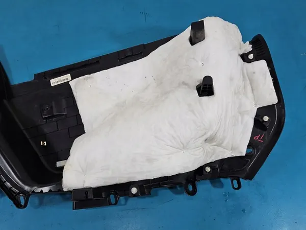 Jeep Cherokee bagageutrymmesfoder höger OEM 1UD08TRMAB image 6