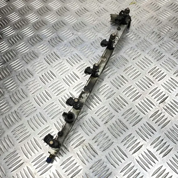 Rampe d'injection 2.5T V70 III XC70 III S80 II C30 V50 S40 II C70 II image 2