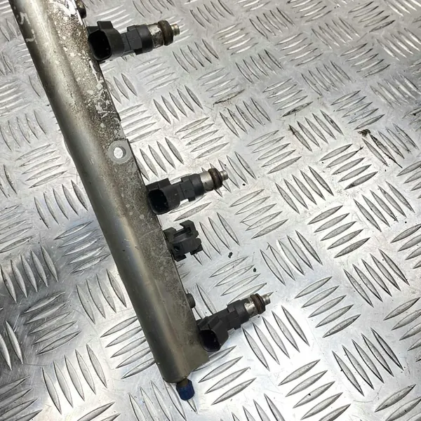 Rampe d'injection 2.5T V70 III XC70 III S80 II C30 V50 S40 II C70 II image 3