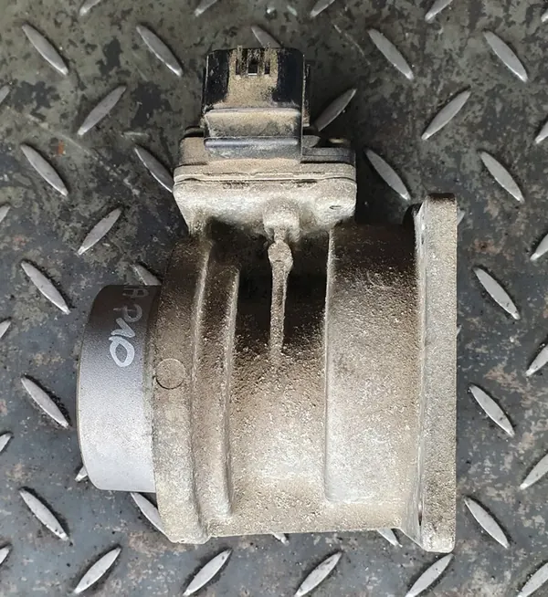 Luftmassenmesser Nissan Primera P10 image 3