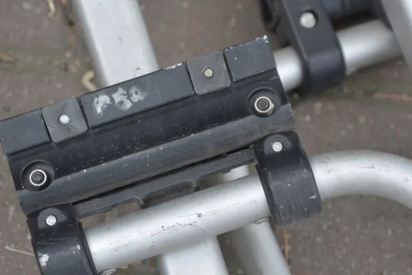 OEM 99000990YT206 Fietsendrager voor dakdragers image 3