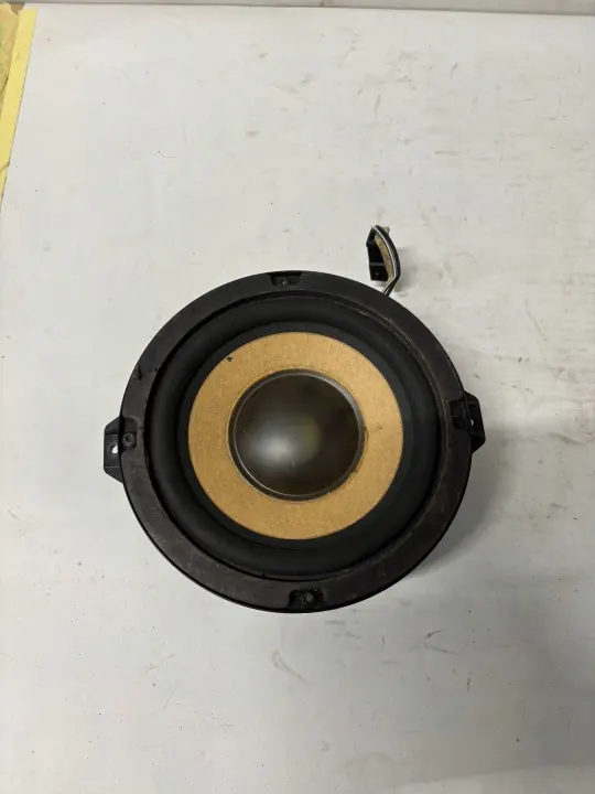 Bose-kaiuttimet OEM 8D5035401C Audi A4 B5 Lift Sedanille image 2