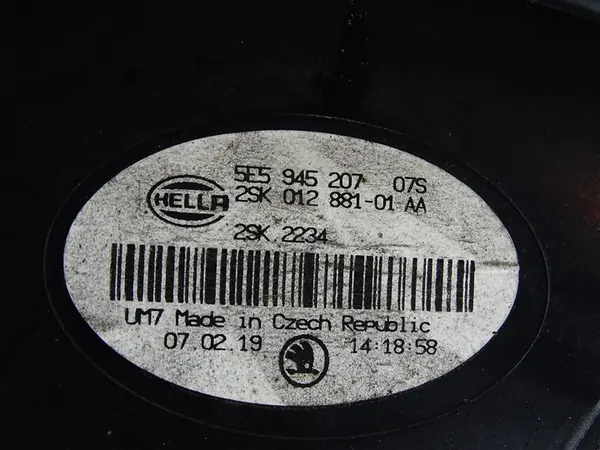 Luz trasera izquierda Skoda Octavia III Lift Sedan image 6