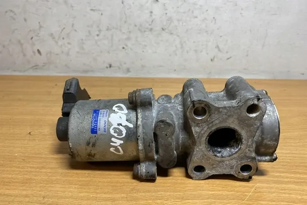 EGR-venttiili TOYOTA AVENSIS ESTATE 2.2L diesel 2005 image 3