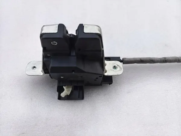 Mercedes W447 baklucka lås A4477400335 image 2