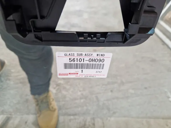 Parabrisas Toyota Aygo X 25r OEM - Usado image 4