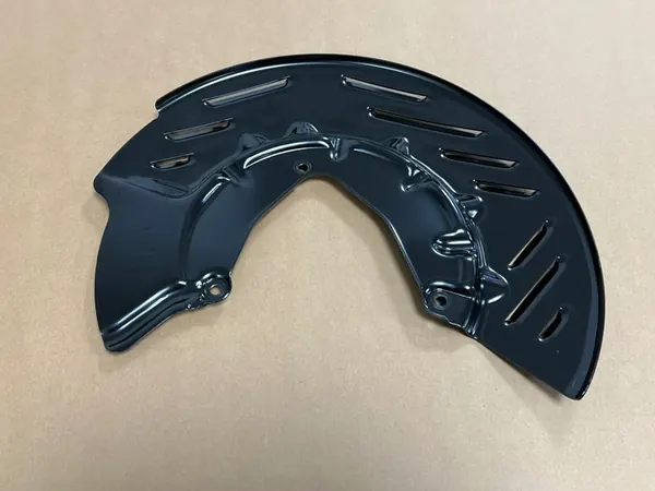 AUDI VW Escudo de Freio Frontal 5WA615312A image 2