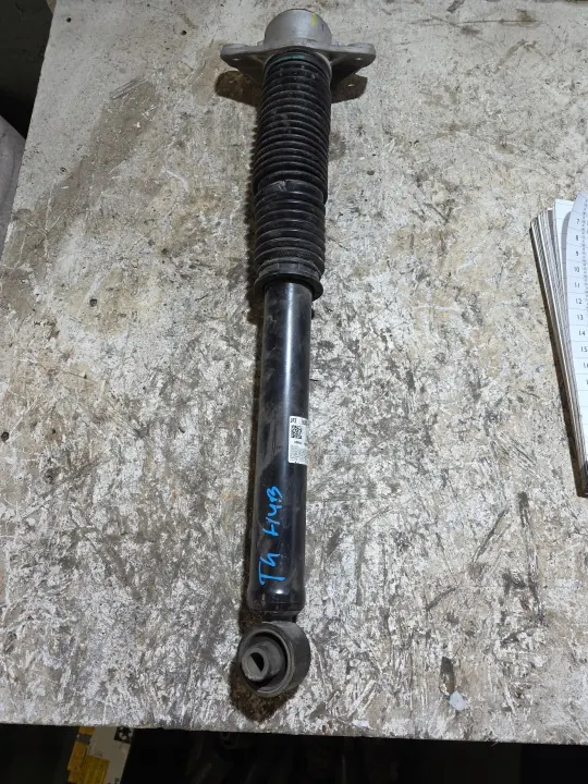 Taka-iskunvaimennin OEM 55300-CZ000 Hyundai Tucsonille image 2