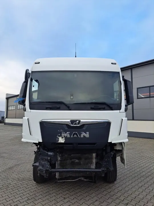 Squelette de cabine MAN TG3/TGX avec portes OEM XS image 8