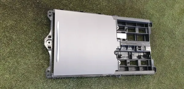 Couvercle de coffre Tesla Model Y OEM 1755519-00 Occasion image 2