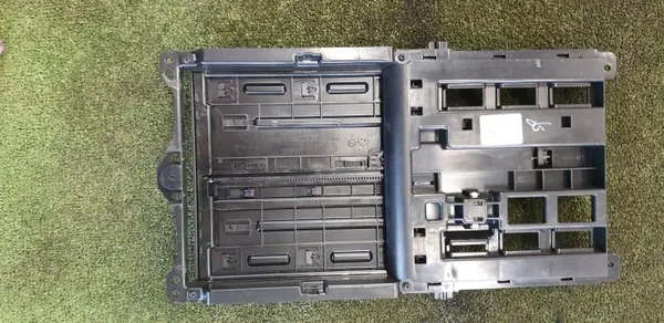 Couvercle de coffre Tesla Model Y OEM 1755519-00 Occasion image 4