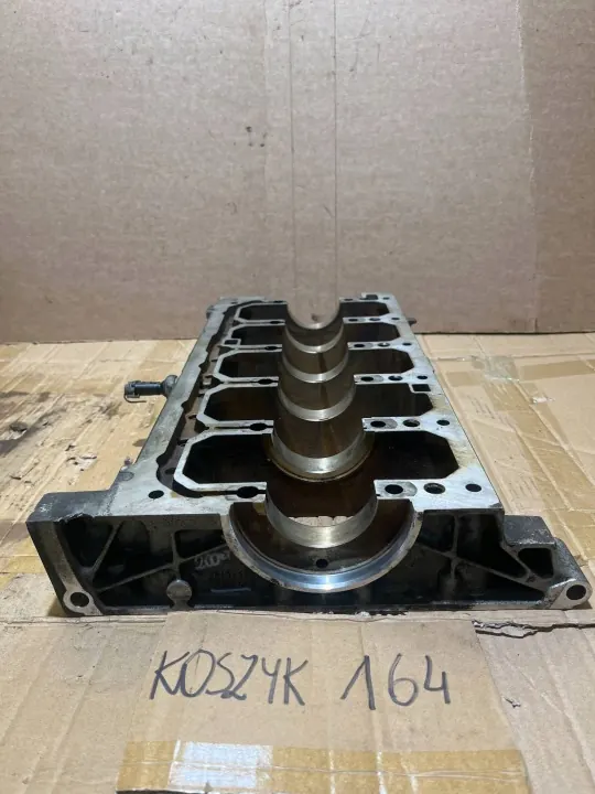 Demi-bloc de vilebrequin Volvo S80 OEM 1001754 image 2
