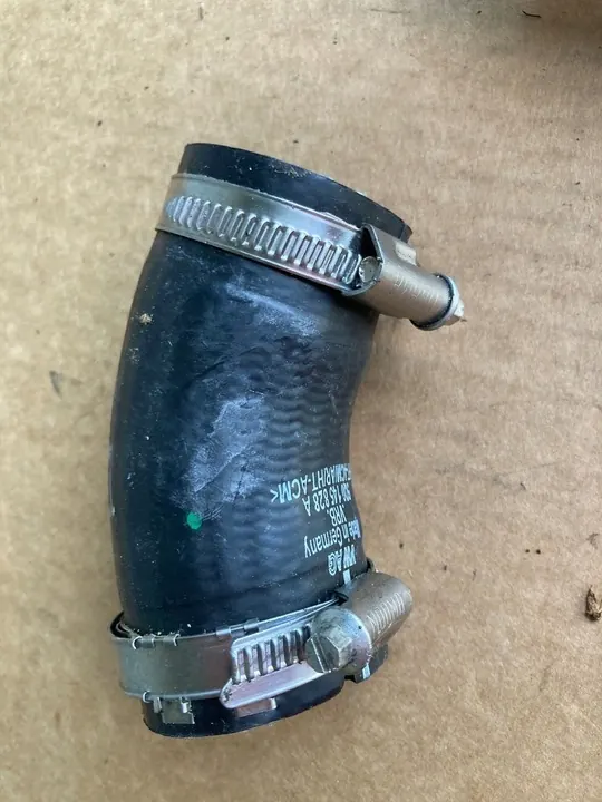 Tubería de aire VW Audi Skoda Seat 5Q0145828A image 2