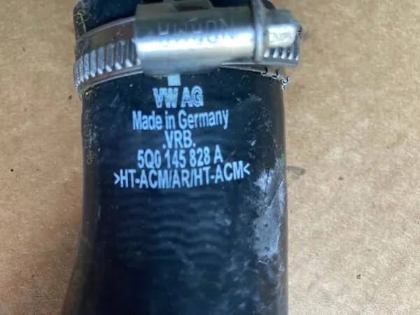 Tubería de aire VW Audi Skoda Seat 5Q0145828A image 3