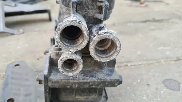 MAN TGX Euro 6 Remmodulator Ventiel OEM 66866 image 5