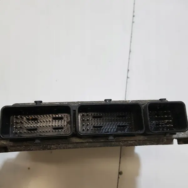 Computador Motor OEM 237105093R 237104246R S180193133A image 4