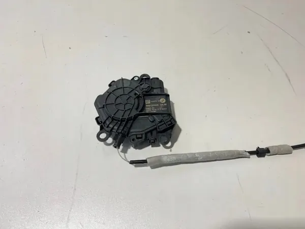 Fecho de Porta-Malas OEM 5A12988 Traseiro Direito BMW X5 G05 image 2