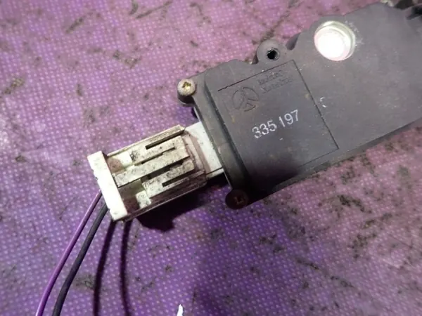 OEM 335197 Actuador de Cierre de Puerta Trasera Freelander I image 3
