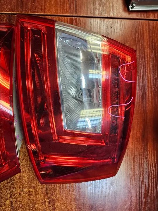 Lámpara trasera TYC izquierda/derecha image 2