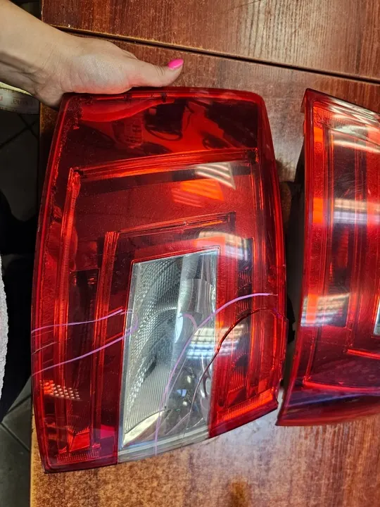 Lámpara trasera TYC izquierda/derecha image 3