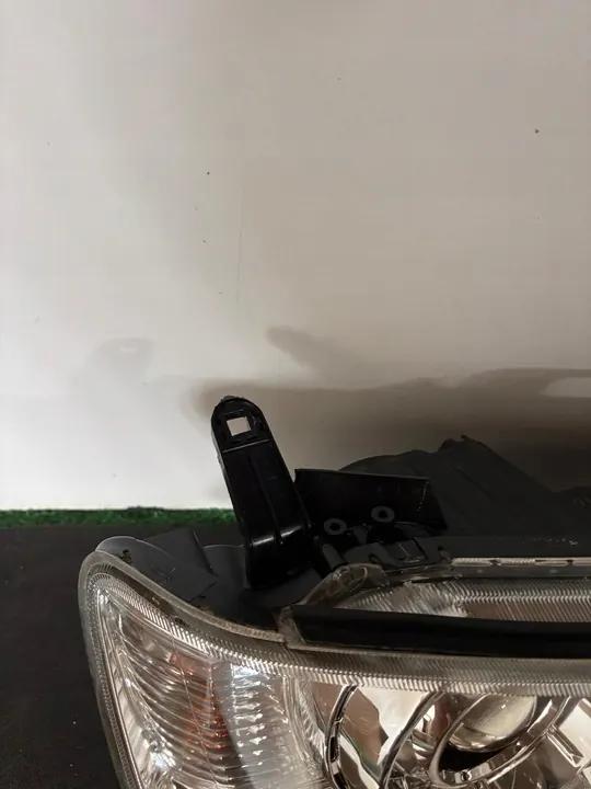 Faros Mitsubishi Pajero Sport L200 Halógenos OEM image 10
