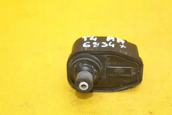 Rechter Scheinwerferverstellmotor VW Transporter T4 image 3