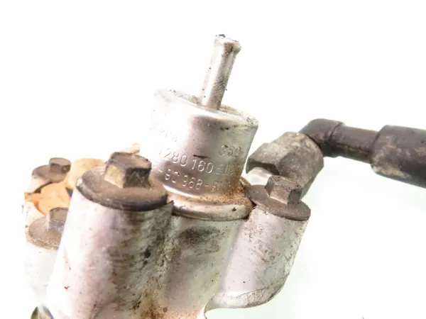 Carril de inyectores Ford Mondeo MK1 OEM 938F-9D280-AA image 4