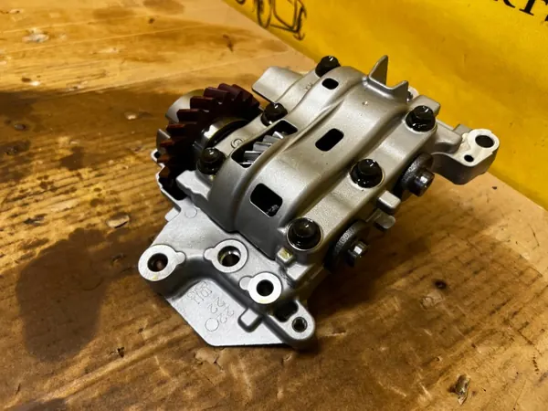 Oliepomp Toyota RAV4 V 2.5 Hybride OEM XA25A image 4