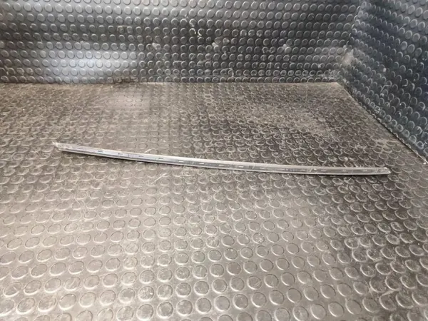 Skoda Kamiq rechte Windschutzscheibenleiste OEM 658854328 image 4
