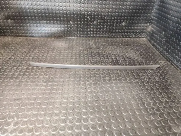 Skoda Kamiq rechte Windschutzscheibenleiste OEM 658854328 image 5