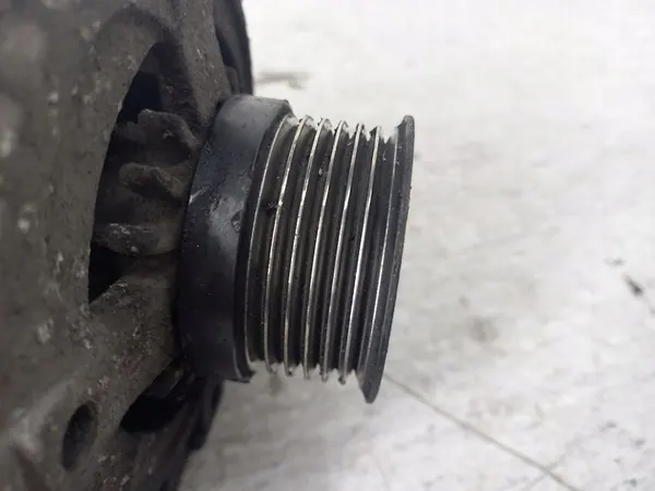 Vaihtovirtageneraattori Ford Focus II 1.6 TDCI image 3