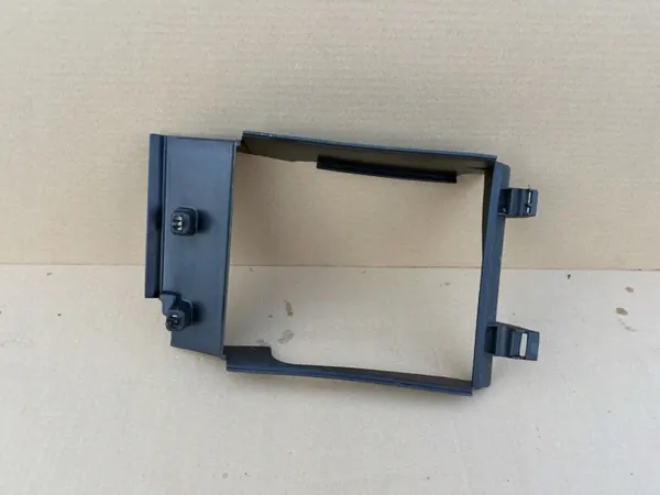 Dacia Duster II ilmanotto OEM 215586921R ASW image 2