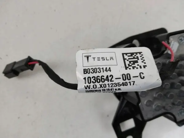 Tesla Model X oven anturi OEM 103664200C image 3