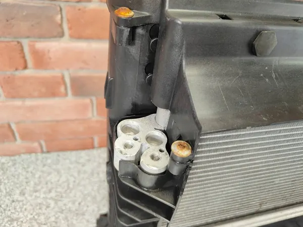 Radiadores Completos BMW E60 E61 N47 M47 M57 3.0D 2.0D image 3