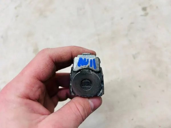 OEM OYT26128 Door Lock Latch - Left Front image 6