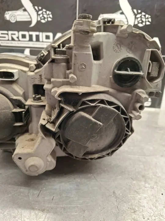 Koplamp Mercedes-Benz C W203 A2038203861 image 2