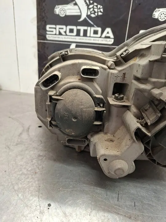 Koplamp Mercedes-Benz C W203 A2038203861 image 3