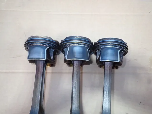 Piston avec Bielle pour Mini Cooper F55 1.2T d'occasion image 3