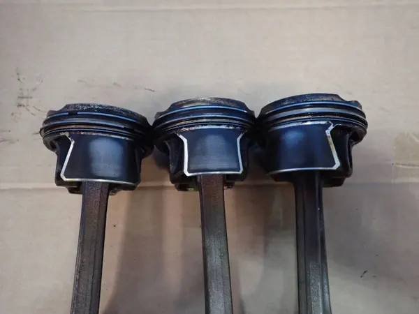 Piston avec Bielle pour Mini Cooper F55 1.2T d'occasion image 4