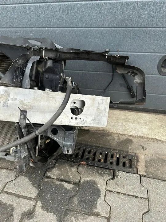 Supporto Radiatore Anteriore Mercedes SL R230, OM273, SL550 image 10