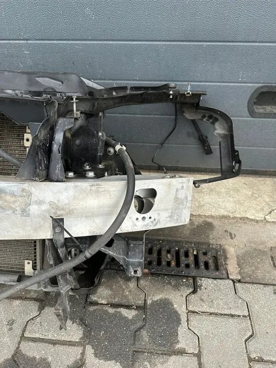 Supporto Radiatore Anteriore Mercedes SL R230, OM273, SL550 image 7