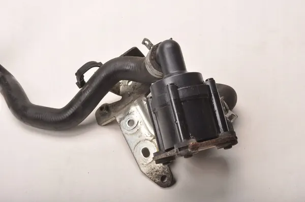 VATTENPUMP VOLVO XC90 II 31686005 image 4