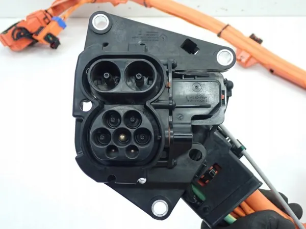 Tesla Model 3 Ladeanschluss OEM 1449495-25-C Gebraucht image 7